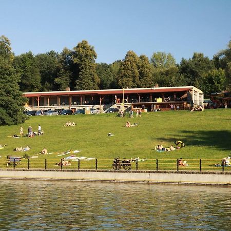 Restaurace Penzion Pod Sumarnikem Tvarozna Lhota エクステリア 写真