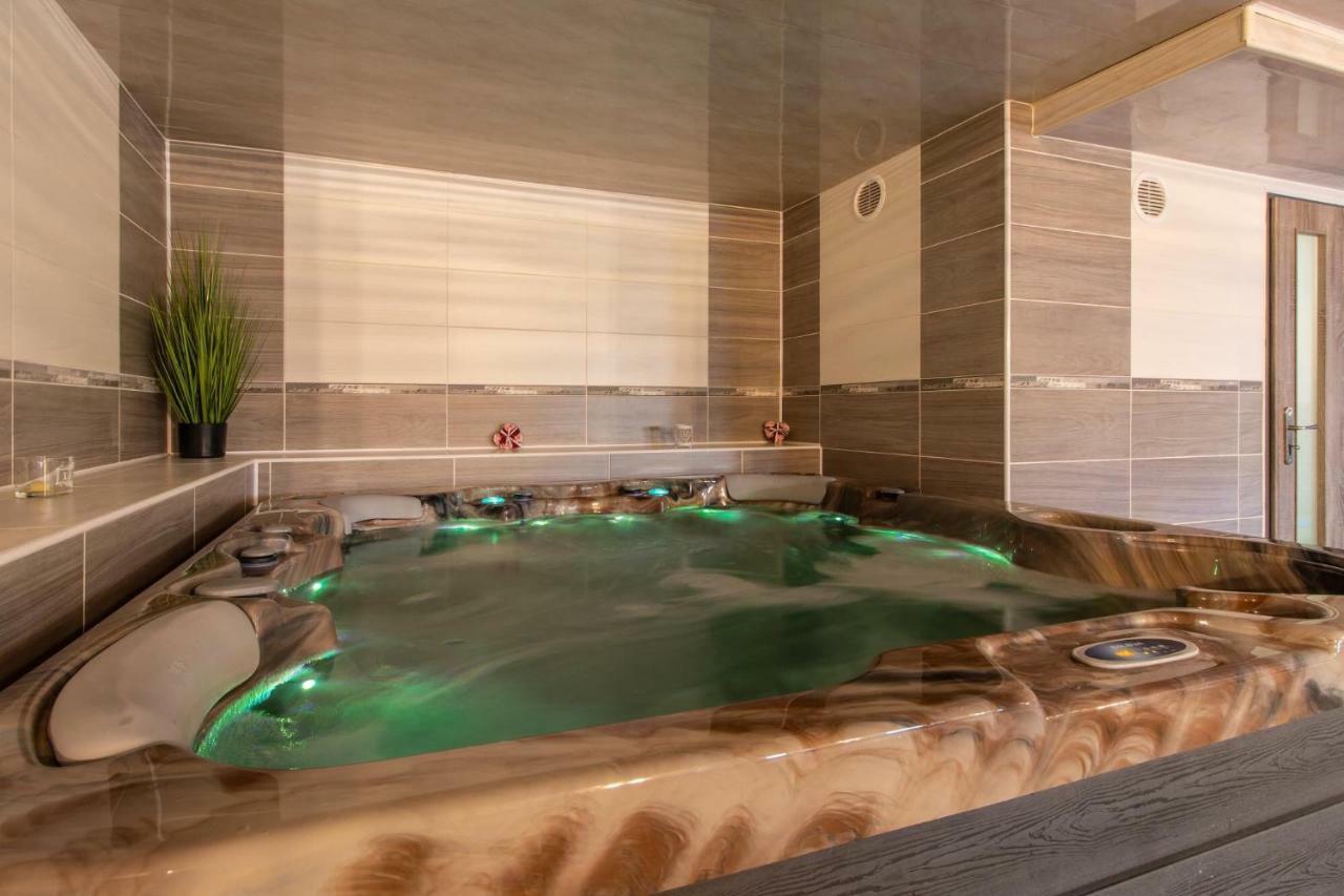 Restaurace Penzion Pod Sumarnikem Tvarozna Lhota エクステリア 写真