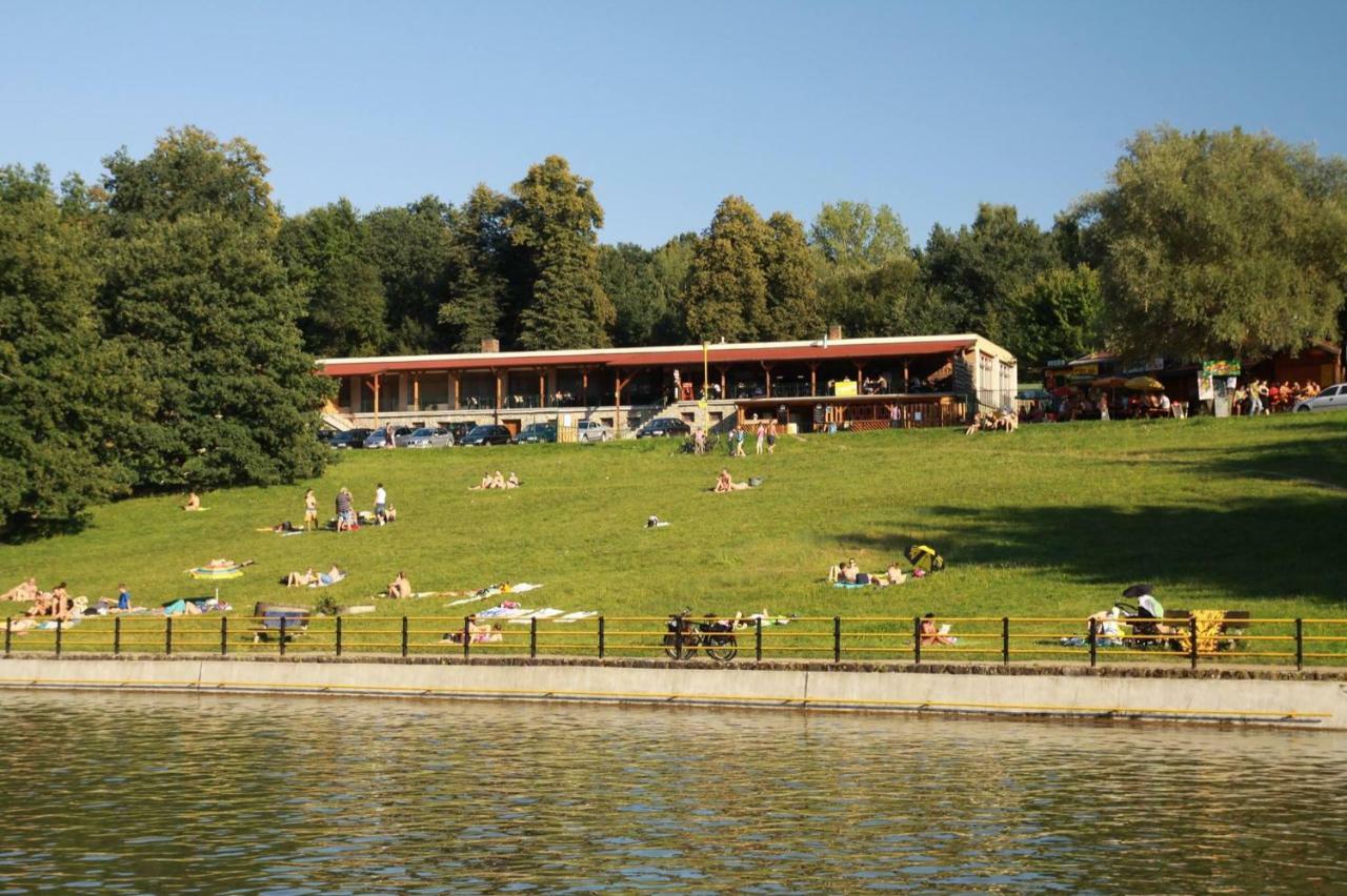 Restaurace Penzion Pod Sumarnikem Tvarozna Lhota エクステリア 写真