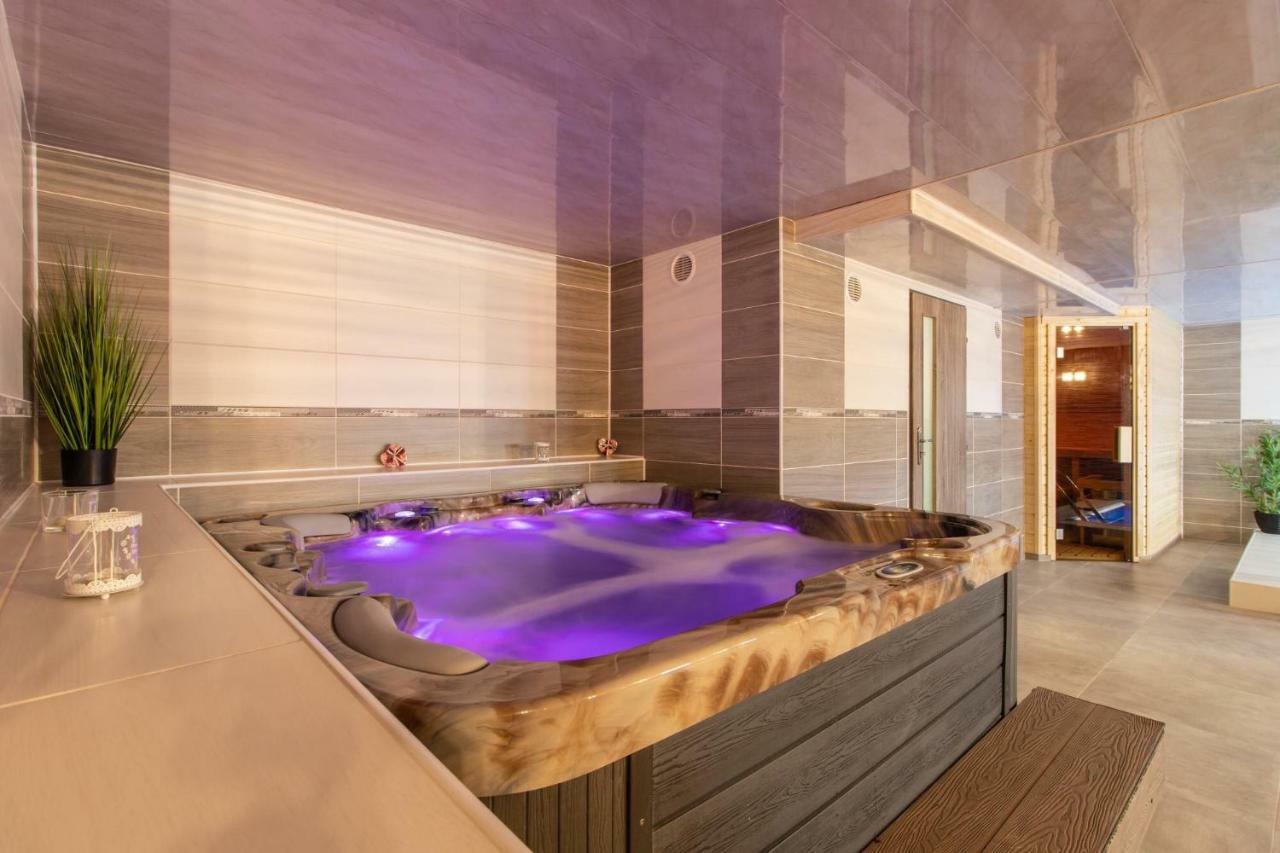 Restaurace Penzion Pod Sumarnikem Tvarozna Lhota エクステリア 写真